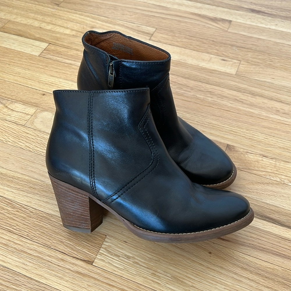Madewell | 1937 Black Leather Zip Ankle Boots